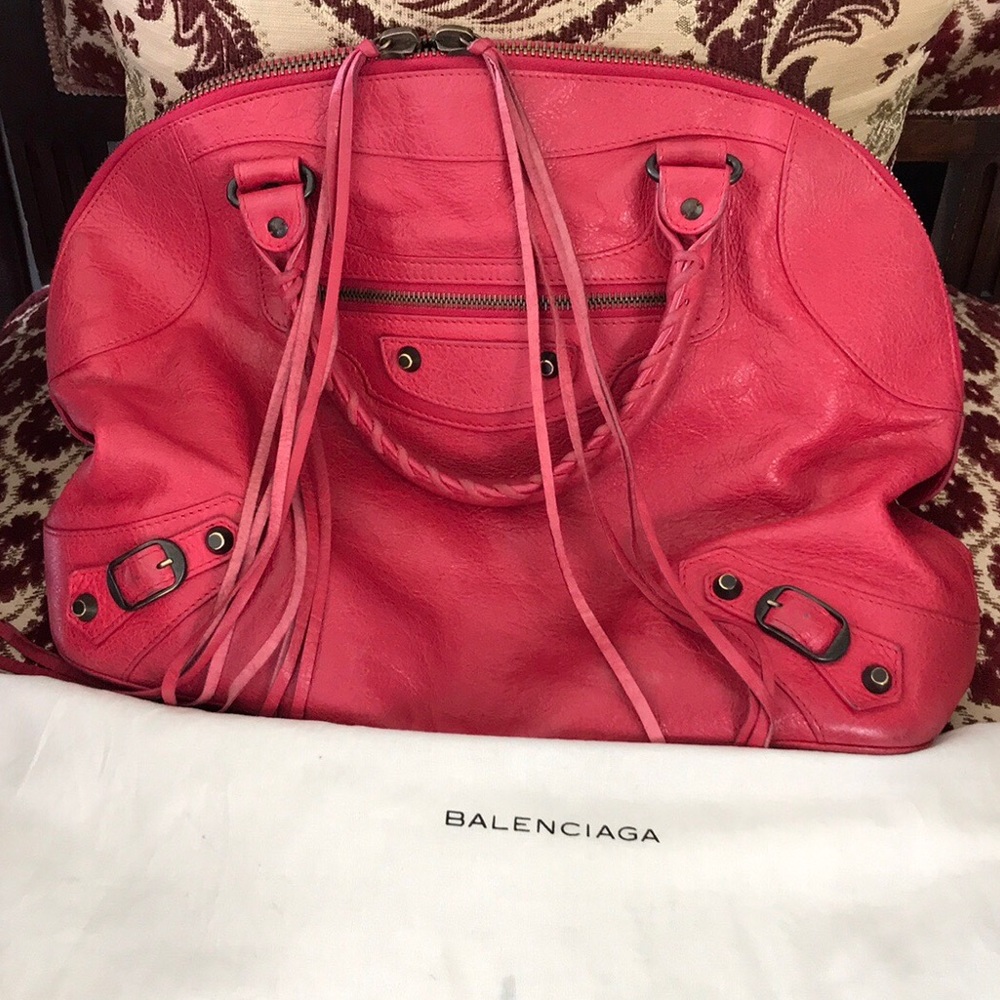 SOLD 💗Authentic Balenciaga Classic Bowling Bag.